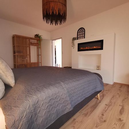 Up Wulkje21 Neu Renovierte Wohnung Mit Pkw Stellplatz Emden Exterior photo