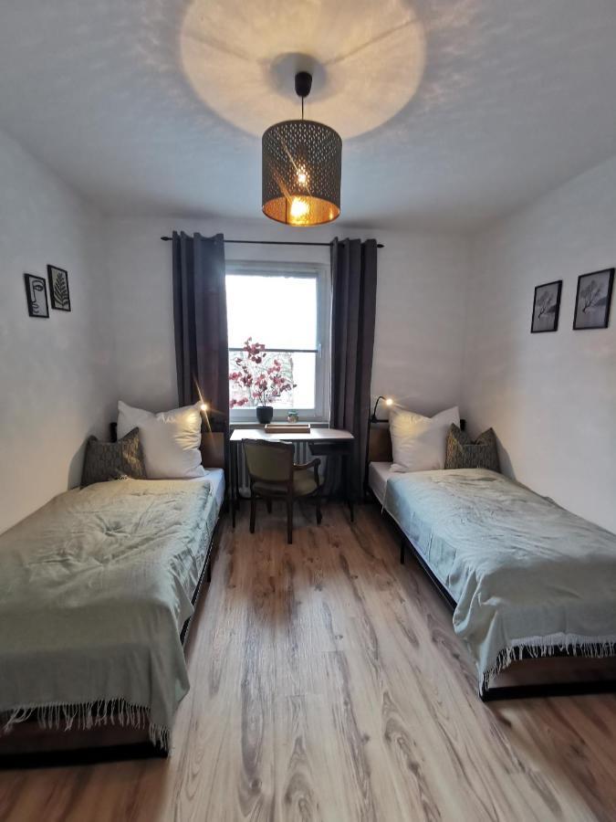 Up Wulkje21 Neu Renovierte Wohnung Mit Pkw Stellplatz Emden Exterior photo