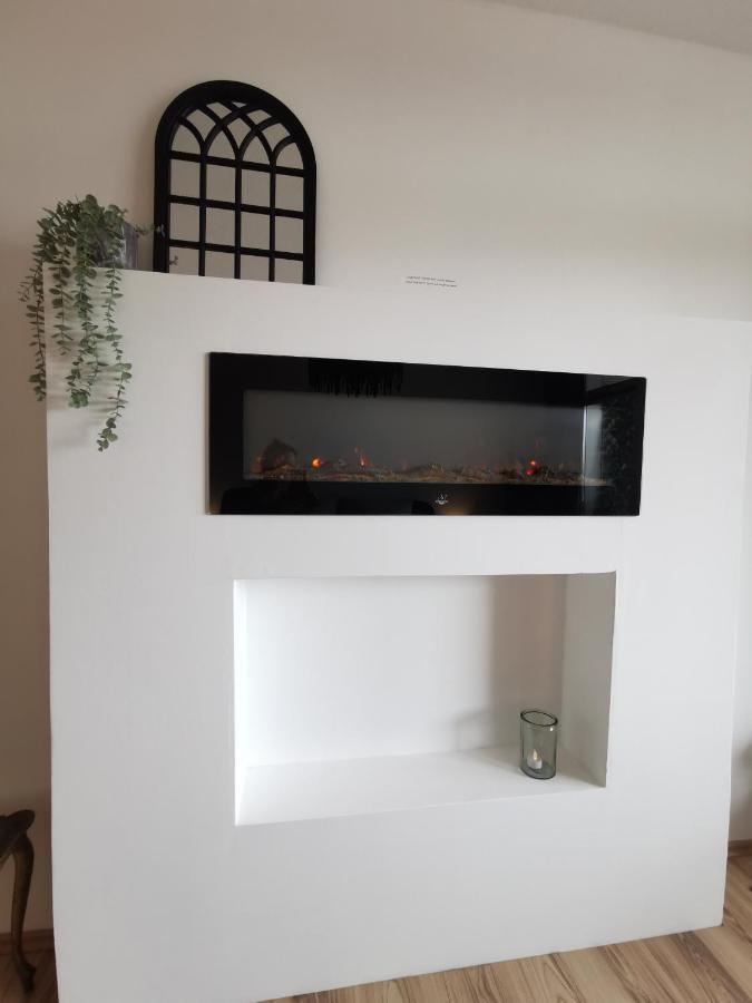 Up Wulkje21 Neu Renovierte Wohnung Mit Pkw Stellplatz Emden Exterior photo