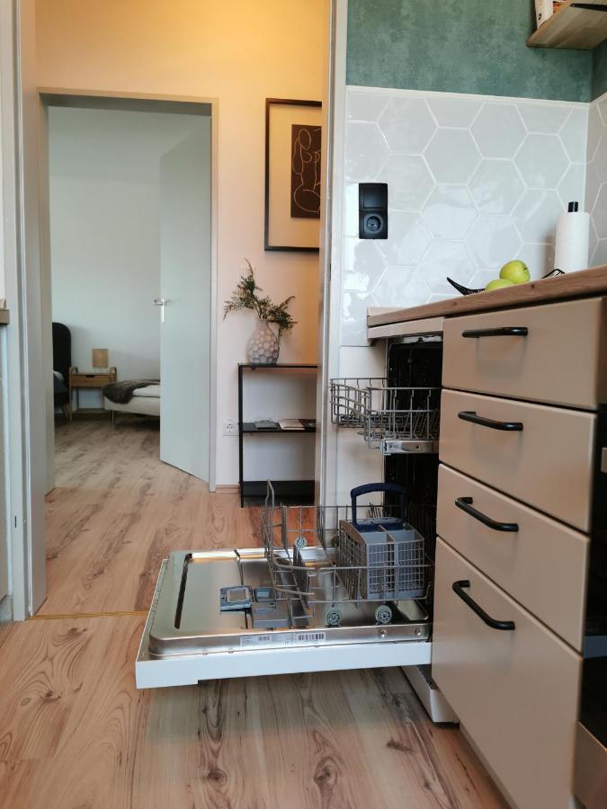 Up Wulkje21 Neu Renovierte Wohnung Mit Pkw Stellplatz Emden Exterior photo